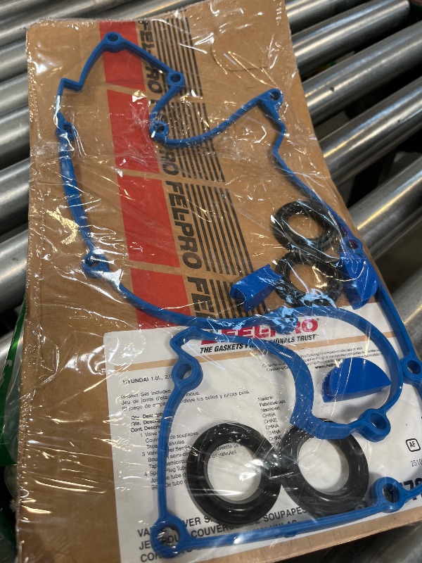 Photo 1 of FEL-PRO VS 50572 R Valve Cover Gasket Set