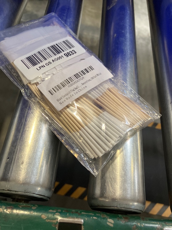 Photo 1 of Blank Toothpick Flag Small Mini Labeling Marking DIY Stick Flags for Cocktail Fruit Cupcakes Toppers Food Decorations,100 Pack(White)
