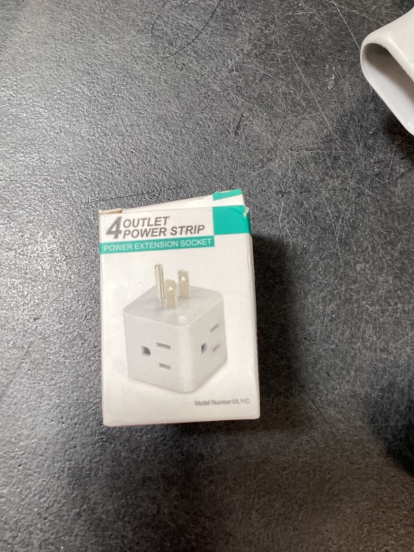 Photo 1 of USHANLIN Multi Plug Outlet Splitter Small 4 Way Electrical Outlet Extender
