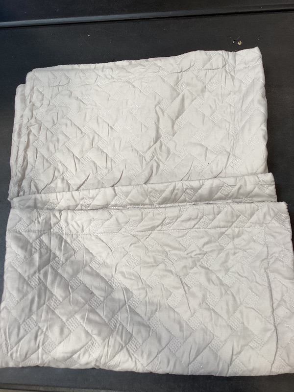 Photo 1 of Grey 2 pillow cases king size