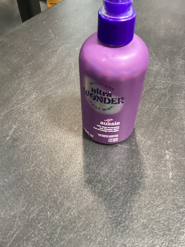 Photo 1 of Aussie Ultra Wonder Daily Mist Lightweight Multi-Use Detangler, silicone-free, for All Hair Types and Curls, 7.6oz