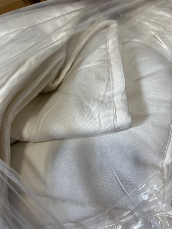 Photo 1 of 100% Australian Wool Comforter Queen Size –Natural Temperature Regulating Wool Duvet Insert for All Seasons, No-Shedding Organic Cotton Cover with 4 Corner Tabs, Machine Washable,Breathable(White)