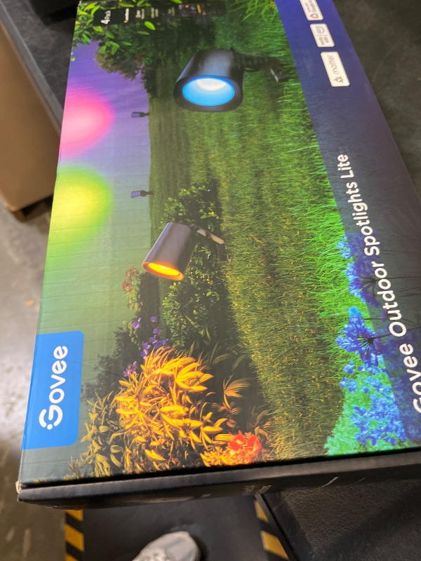 Photo 1 of Govee Outdoor Spotlights Lite 4 Pack, IP67 Waterproof Spotlights, APP, WiFi
Landscape Lighting Work with Alexa, Matter and Google Assistant, RGBWIC Color Changing Light for Garden,