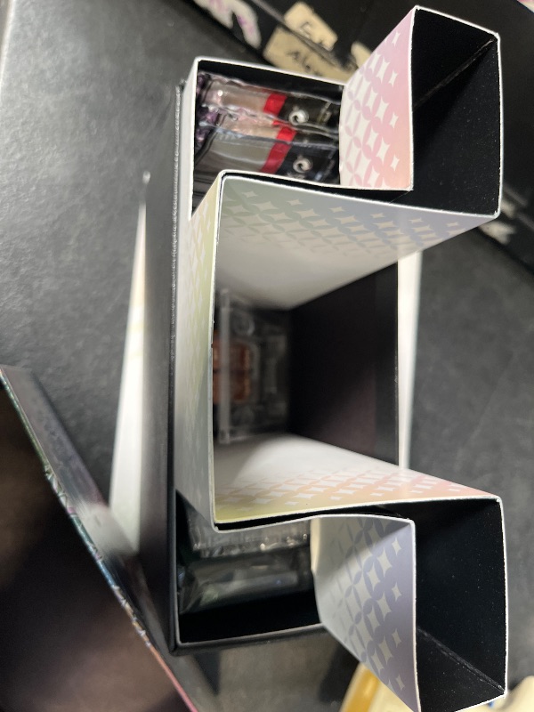 Photo 1 of Pokemon TCG: Scarlet & Violet—Prismatic Evolutions Elite Trainer Box