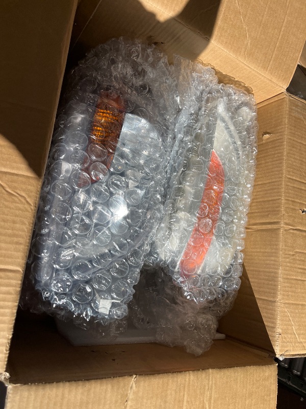 Photo 1 of RainMan S Headlight Assembly Halogen Replacement for Yaris 2007 2008 2009 2010 2011 Left and Right Side Replacement for 8117052740 8113052750 TO2518108 TO2519108