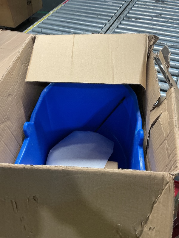 Photo 1 of ***MISSING MULTIPLE PARS PARTIAL SET***
Carlisle FoodService Products 26 Quart Mop Bucket with Side Press Wringer, Blue