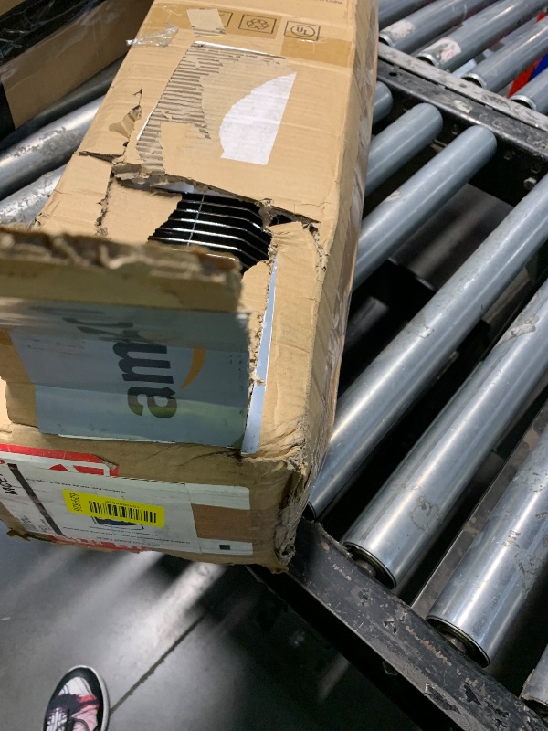 Photo 1 of ***MISSING PARTS***
Missing remote
Patio Heater for Outdoor Use, 34" Electric Overhead Heaters, 1500W, Wall Mount Infrared Heater, 9 Levels Heating with Remote, 9H Timers, IPX5 Waterproof, Garage, Restaurant Backyard, Black