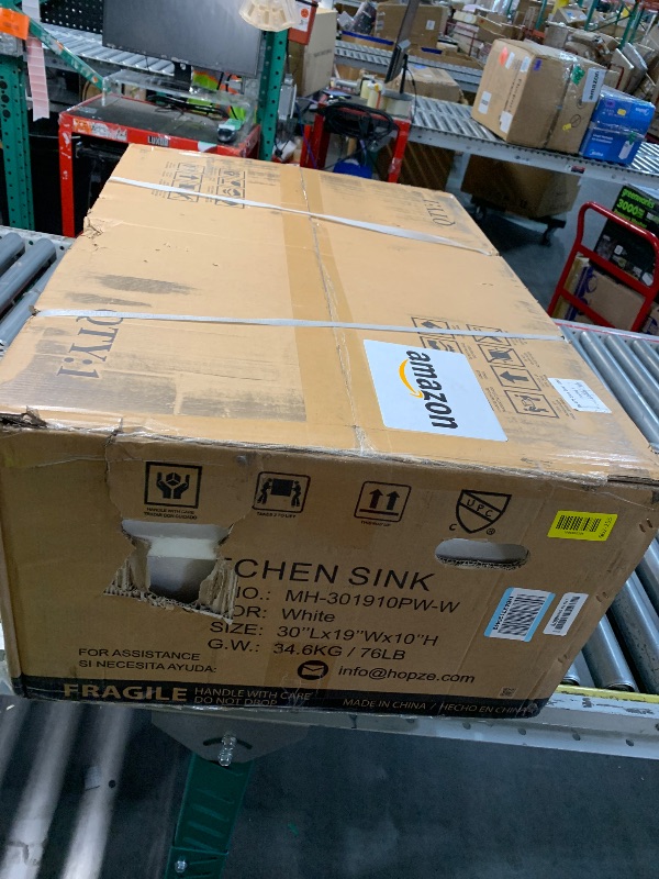 Photo 1 of ***FACTORY SEALED *** Vomlor 30" White Fireclay Undermount Kitchen Sink