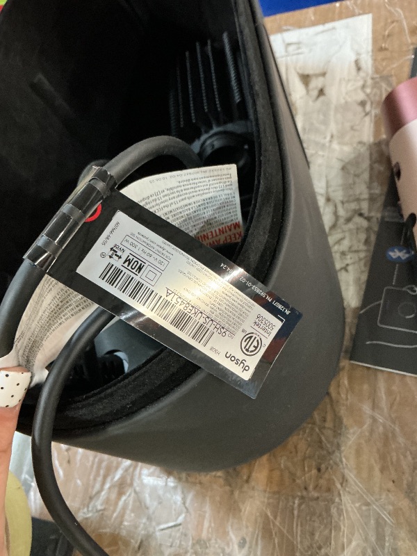 Photo 1 of ** does not come with all the parts **
Dyson Airwrap i.d. Multi-Styler, Allure Winner, Bluetooth Connected, No Heat Damage, 6-in-1 Versatility, Intelligent Hair Styler