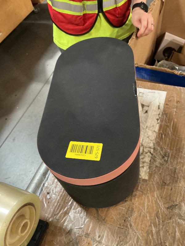Photo 1 of ** does not come with all the parts **
Dyson Airwrap i.d. Multi-Styler, Allure Winner, Bluetooth Connected, No Heat Damage, 6-in-1 Versatility, Intelligent Hair Styler