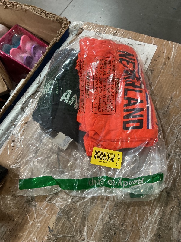 View 2 of ** comes with a black one too **
Netherlands Soccer Jersey, Oranje Football Holland T-Shirt size medium