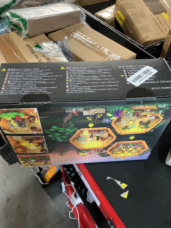 Photo 1 of ** factory sealed **
INSOON Bee House Building Set with Lights for Adults, Farm Treehouse Kit
