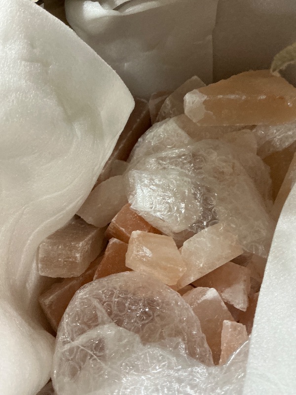 View 2 of ***DAMAGED - SEE NOTES/PICTURES***Swiffen 18 Pcs Himalayan Salt Tiles for Sauna Spa, 8 x 4 x 1 Inches, Natural Pink Salt Bricks Bulk Stone Blocks for Building Sauna Room, Spa Walls, Massage, Dry Aging, Wellness Centers, Home DIY Decor