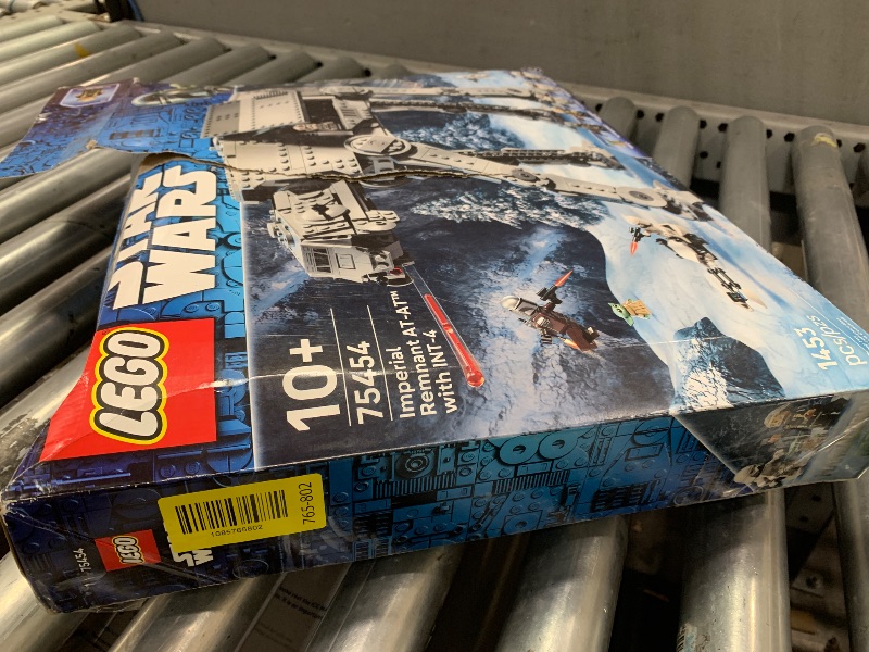 View 5 of ***MISSING PARTS***
LEGO Star Wars Imperial Remnant AT-AT with INT-4 75454