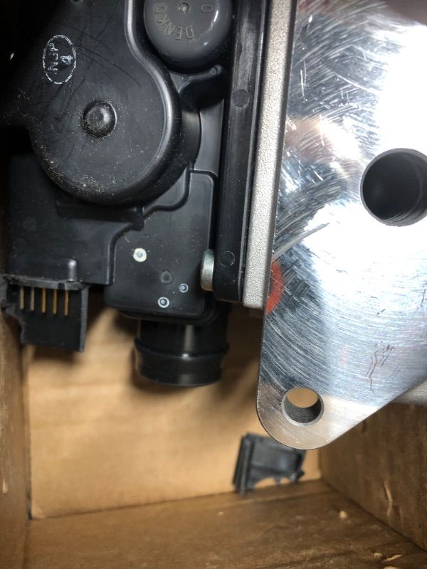 View 3 of ***DAMAGED - SEE NOTES/PICTURES*** GM Genuine Parts 55581479 Secondary Air Injection Check Valve