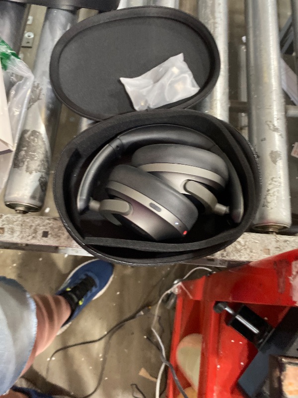 View 3 of 1MORE SonoFlow Pro Over-Ear Headphones