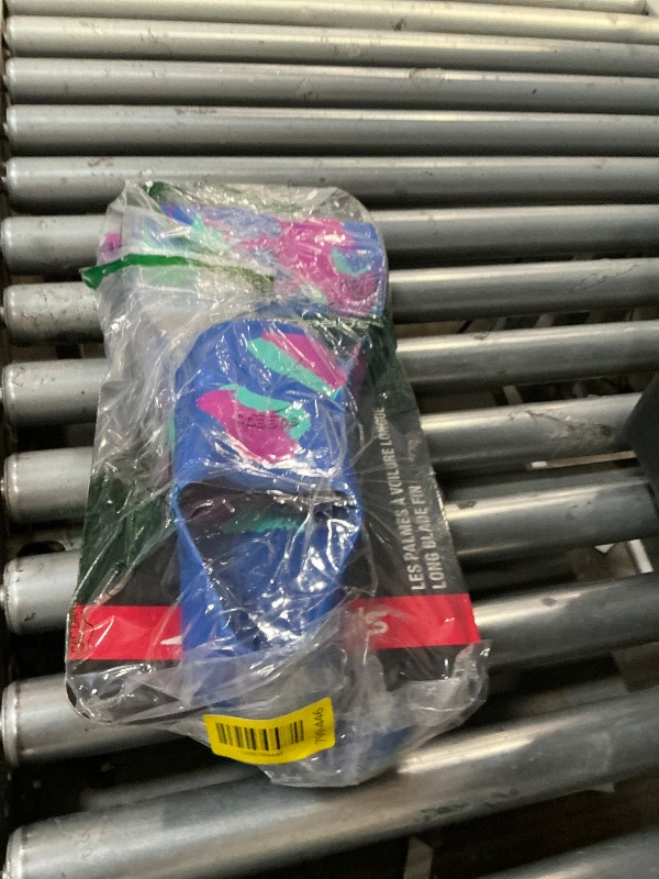 View 2 of *** MINOR DAMAGE FROM USE ***
Speedo Unisex-Adult Swim Training Fins Rubber Long Blade