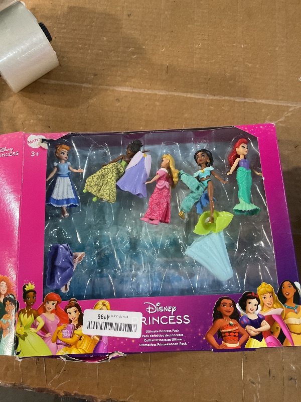 View 2 of *** does not come with the whole set **
Mattel Disney Princess 12-Pack Small Dolls