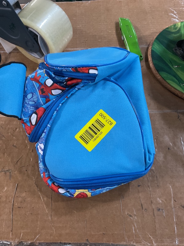 View 2 of ** missing the handle **
Get Trend Marvel Spidey Lunch Bag