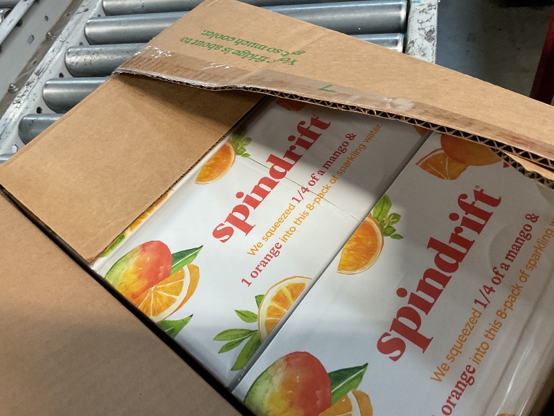Photo 1 of ***MINIOR CUT***Spindrift Mango Orange Sparkling Water