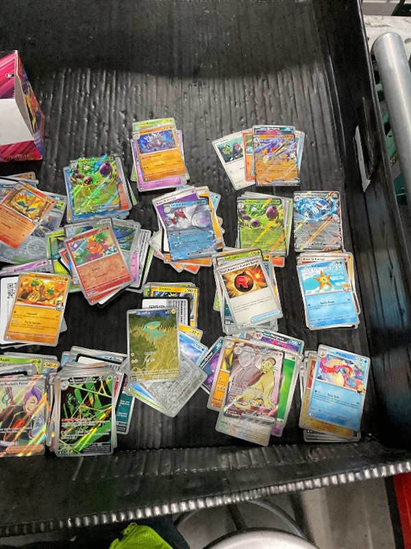 View 4 of ***ALL PACKS OPENED***MISSING CARDS***
Pokemon TCG: Scarlet & Violet - Destined Rivals Booster Display Box - 36 Packs