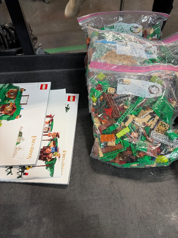 View 4 of ***MISSING PARTS***LEGO Icons The Lord of the Rings: The Shire Building Set (10354)