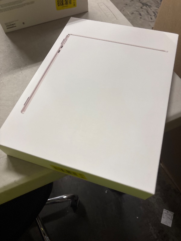 Photo 1 of Apple 2026 MacBook Air 13-inch Laptop with M5 chip: Built for AI, 13.6-inch Liquid Retina Display, 16GB Unified Memory, 512GB SSD, 12MP Center Stage Camera, Touch ID, Wi-Fi 7; Starlight