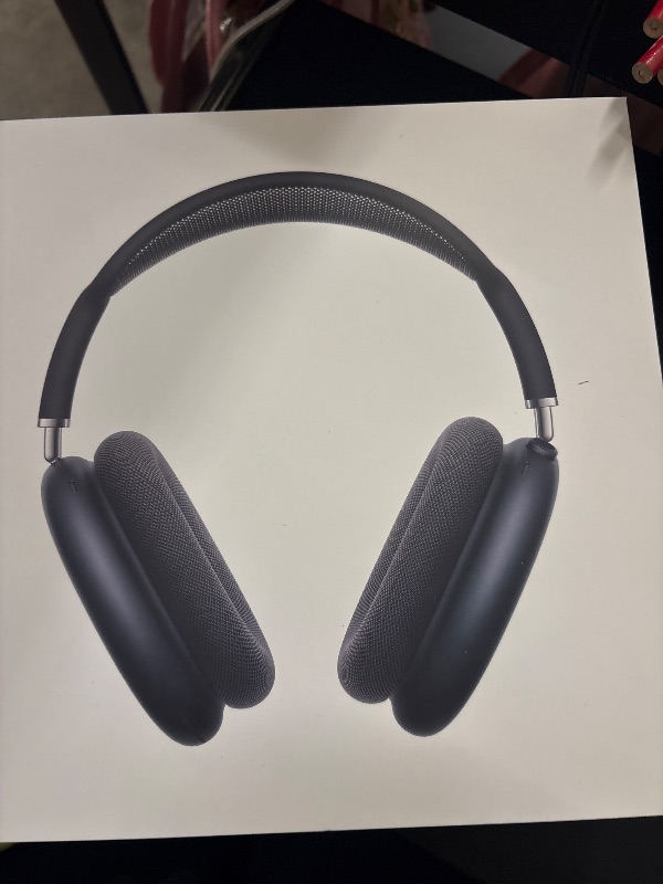 Photo 1 of AirPods Max 2 w Smart Case