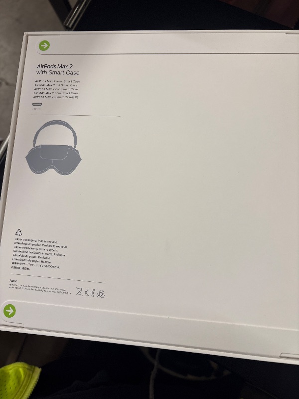 Photo 1 of AirPods Max 2 w Smart Case