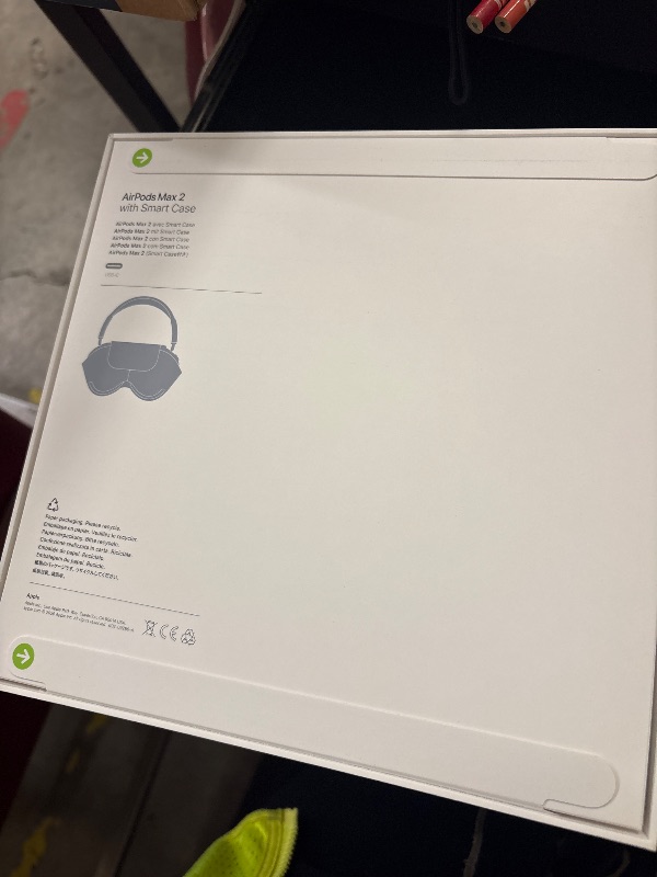 Photo 1 of AirPods Max 2 w Smart Case