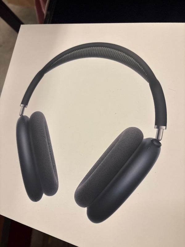 Photo 1 of AirPods Max 2 w Smart Case