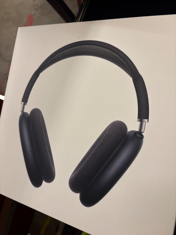Photo 1 of AirPods Max 2 w Smart Case