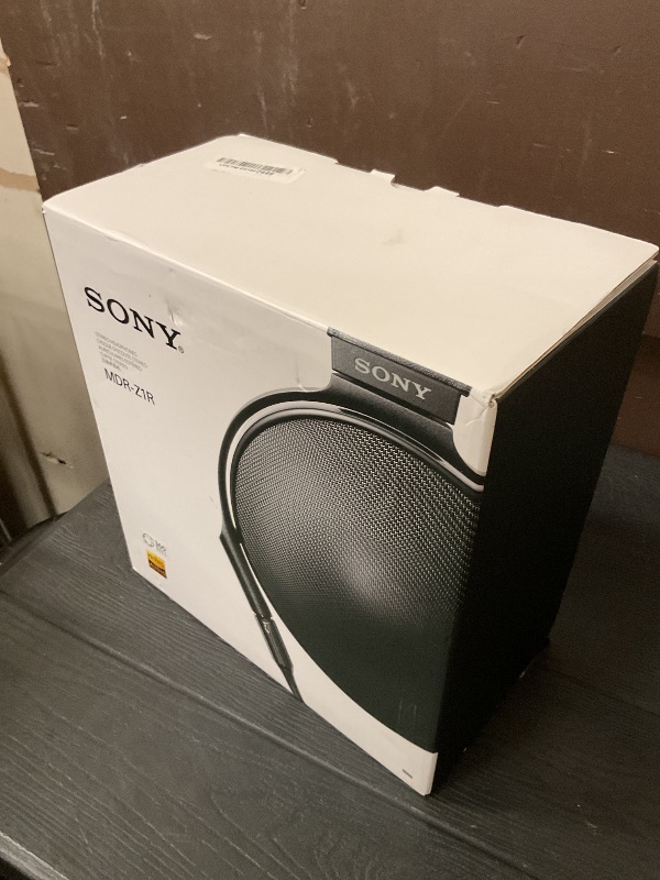 Photo 1 of Sony MDRZ1R Signature, Hi-Res Headphone, Black
