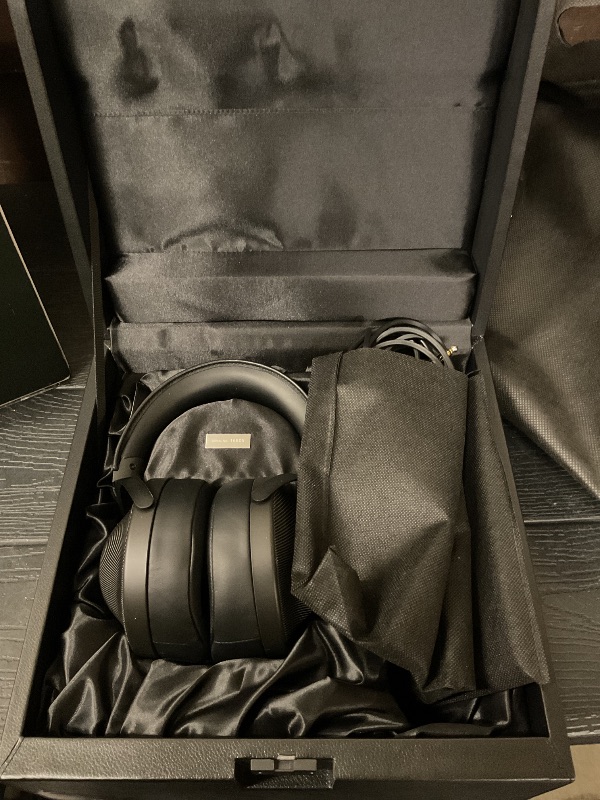 Photo 1 of Sony MDRZ1R Signature, Hi-Res Headphone, Black