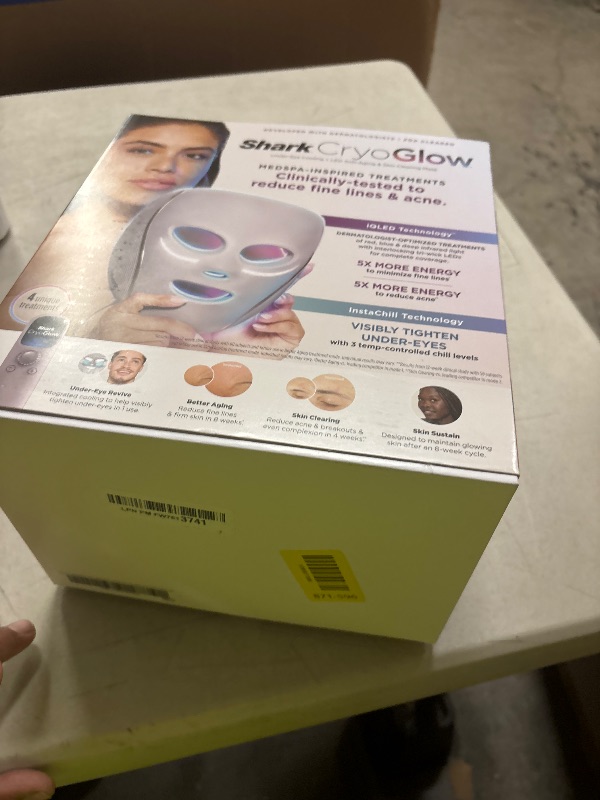 Photo 1 of Shark CryoGlow LED Face Mask with Under-Eye Cooling, Anti-Ageing & Blemish Repair, Red & Blue LED, Infrared Light Therapy, USB-C, Remote Control, Storage Bag, Adjustable Straps, Rose Glow, FW312PK