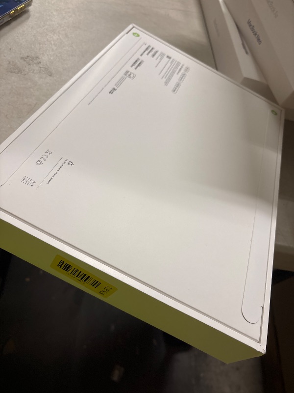 Photo 1 of SEE NOTES AND PICTURES……………Apple 2026 MacBook Air 15-inch Laptop with M5 chip: Built for AI, 15.3-inch Liquid Retina Display, 16GB Unified Memory, 512GB SSD, 12MP Center Stage Camera, Touch ID, Wi-Fi 7; Silver