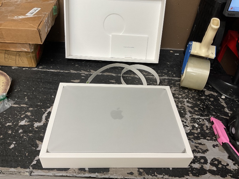 Photo 1 of SEE NOTES AND PICTURES……………Apple 2026 MacBook Air 15-inch Laptop with M5 chip: Built for AI, 15.3-inch Liquid Retina Display, 16GB Unified Memory, 512GB SSD, 12MP Center Stage Camera, Touch ID, Wi-Fi 7; Silver