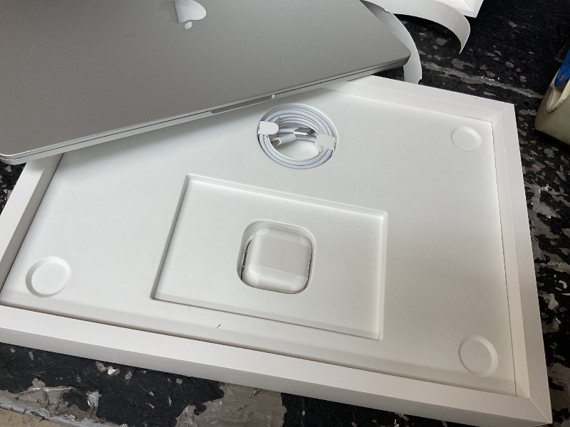 Photo 1 of SEE NOTES AND PICTURES……………Apple 2026 MacBook Air 15-inch Laptop with M5 chip: Built for AI, 15.3-inch Liquid Retina Display, 16GB Unified Memory, 512GB SSD, 12MP Center Stage Camera, Touch ID, Wi-Fi 7; Silver