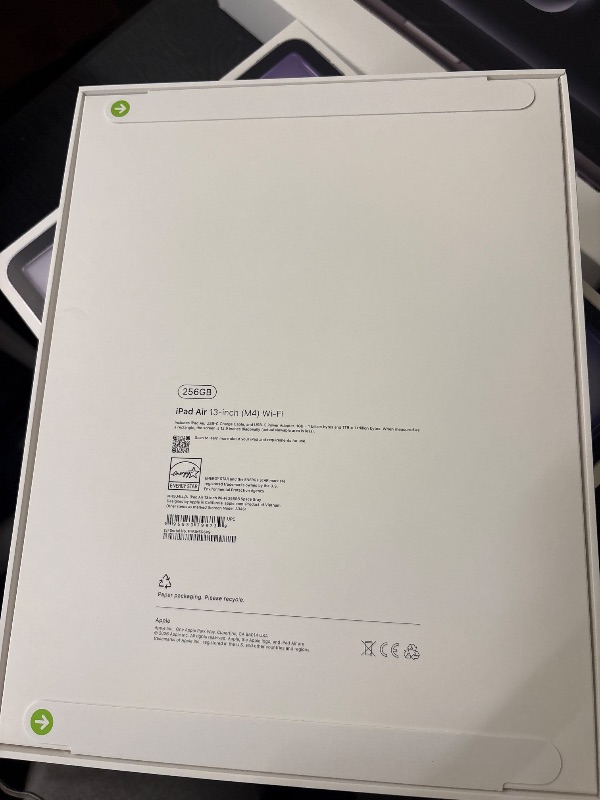 Photo 1 of iPad Air 13 inch