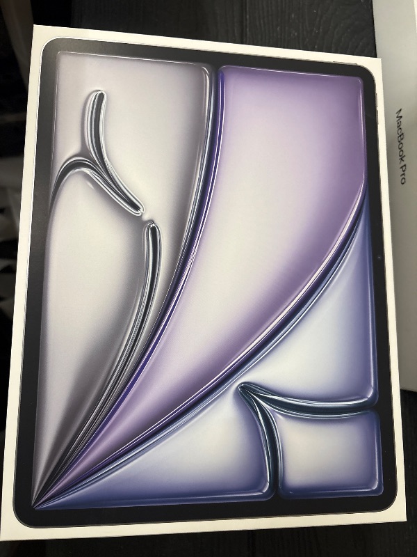 Photo 1 of iPad Air 13 inch