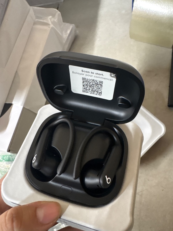 Photo 1 of Beats Powerbeats Pro 2 Wireless Earbuds