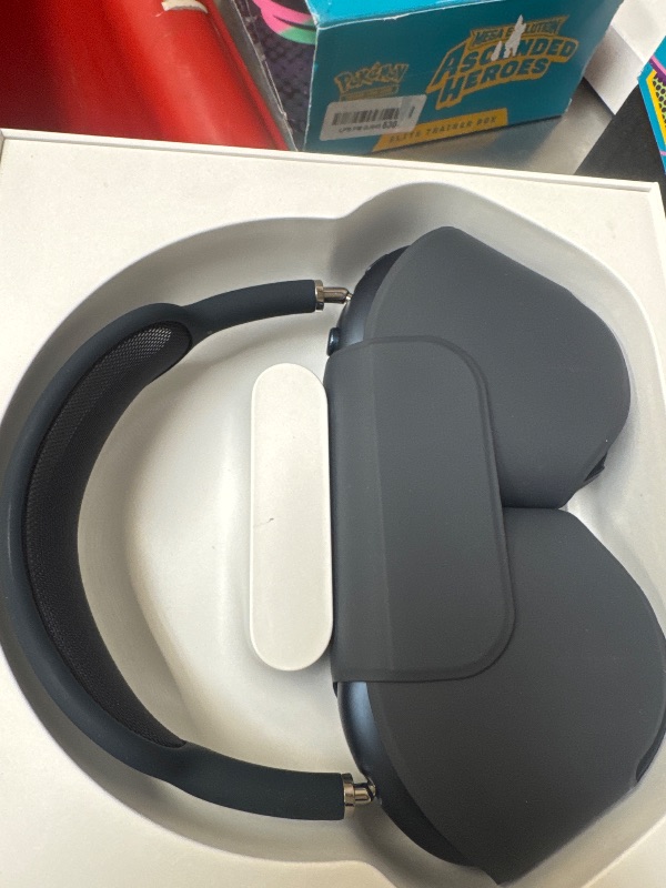 Photo 1 of Apple AirPods Max 2 Wireless Over-Ear Headphones – Starlight