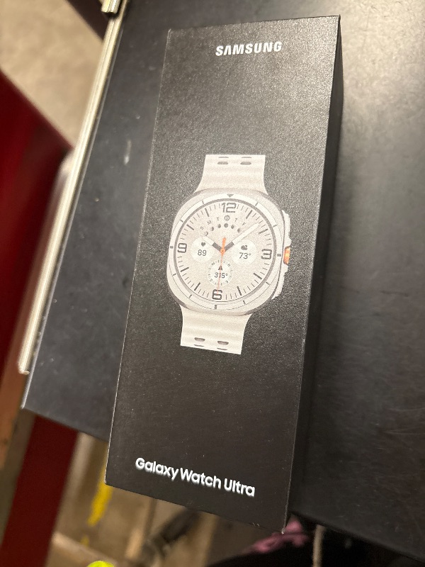 Photo 1 of Samsung Galaxy Watch Ultra (2025), Titanium White, 47mm, LTE Smartwatch