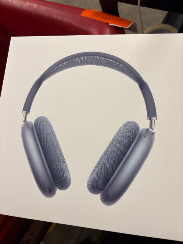 Photo 1 of AirPods Max 2 w Smart Case