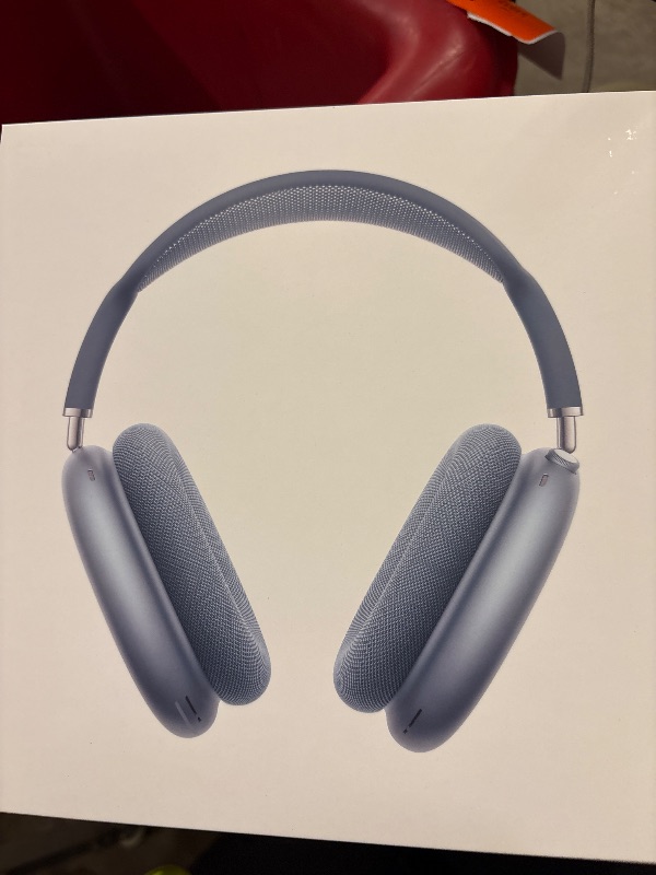 Photo 1 of AirPods Max 2 w Smart Case