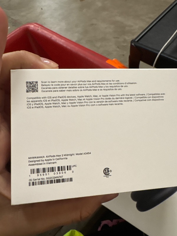 Photo 1 of AirPods Max 2 w Smart Case