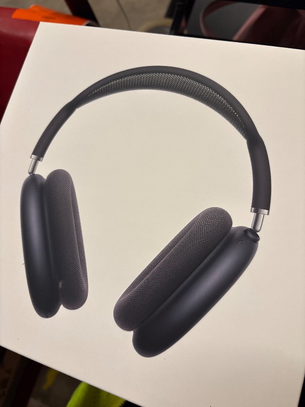 Photo 1 of AirPods Max 2 w Smart Case