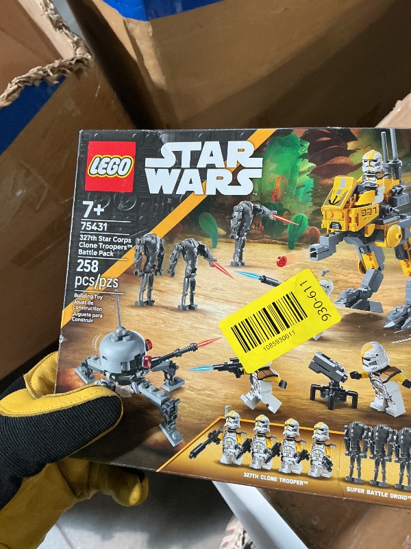 View 3 of ***MISSING PARTS***

LEGO Star Wars 327th Star Corps Clone Troopers Battle Pack Building Toy - Pretend Play Set for Boys & Girls, Ages 7+ - Collectible Model Kit & Kids Room Decor - Gift Idea for Birthdays - 75431