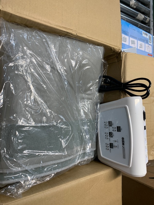 View 3 of ** MINOR USE WEAR ON THERMAL MODULE **
Portable Far Infrared Detox Sauna Blanket, Large (78" x 88") - 3 Independent Heating Zones, Carbon Fiber Heating Elements by Gizmo Supply - for Home or Professional Use