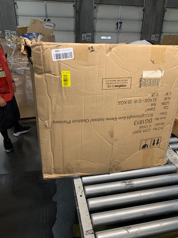 View 2 of ** PARTS ONLY TURNS ON BUT HAS SOME DAMAGED COMPONENTS***
Midea 12,000 BTU Window Air Conditioner with Heat, 550 Sq Ft